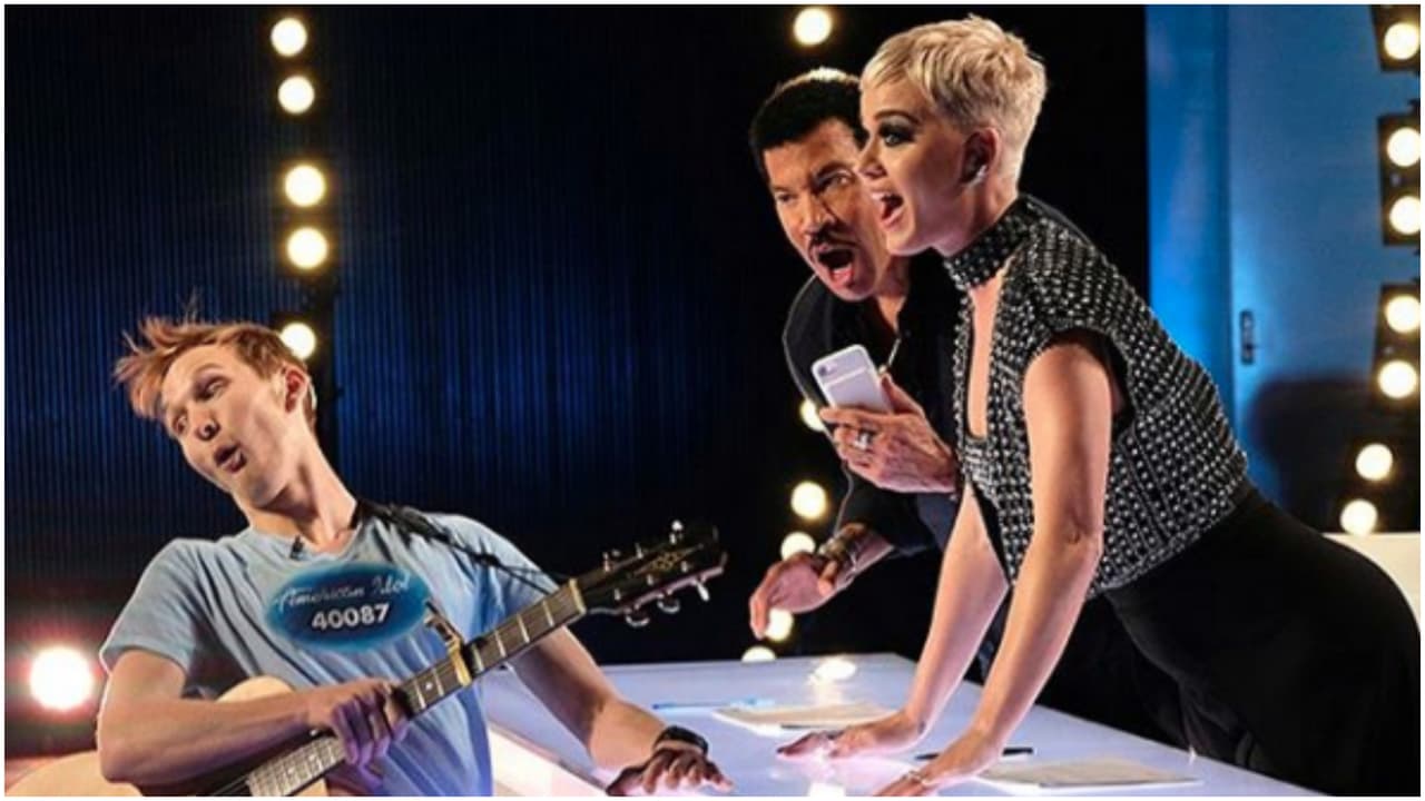 Katy Perry le robó su primer beso a un participante de ‘American Idol’ (y no salió nada bien)