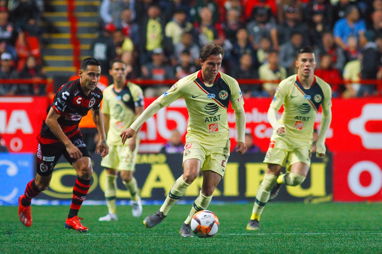 A pesar de la ventaja parcial para los azulcremas, no se conformaron y pretendían mantener el balón. Por otro lado, los fronterizos apretaron en media cancha.