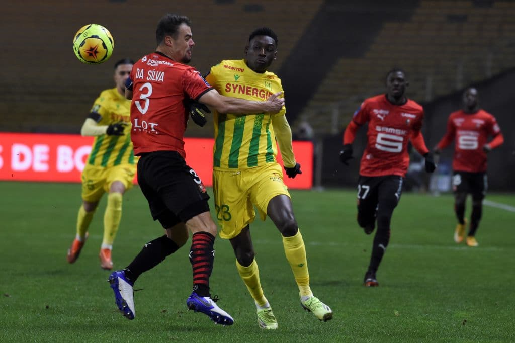 El gol no llegó al duelo entre Nantes y Rennes. Nantes busca salir de zona de descenso, mientras que Rennes compite por los primeros lugares.