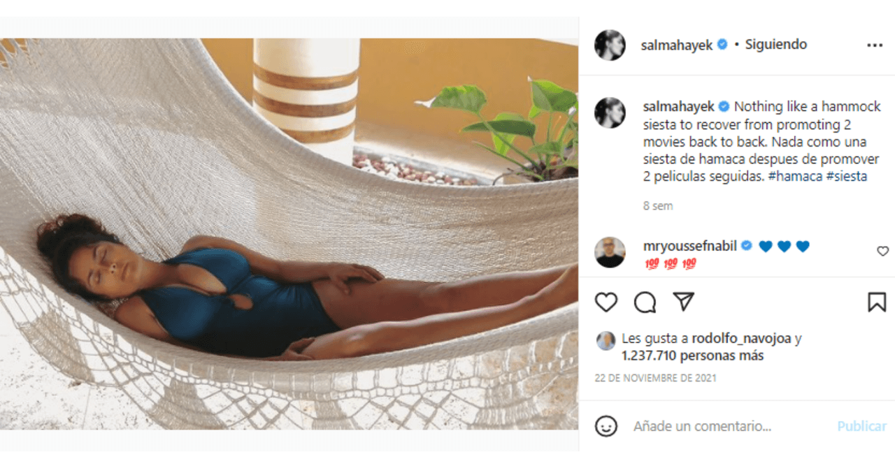 Salma Hayek tomando siesta