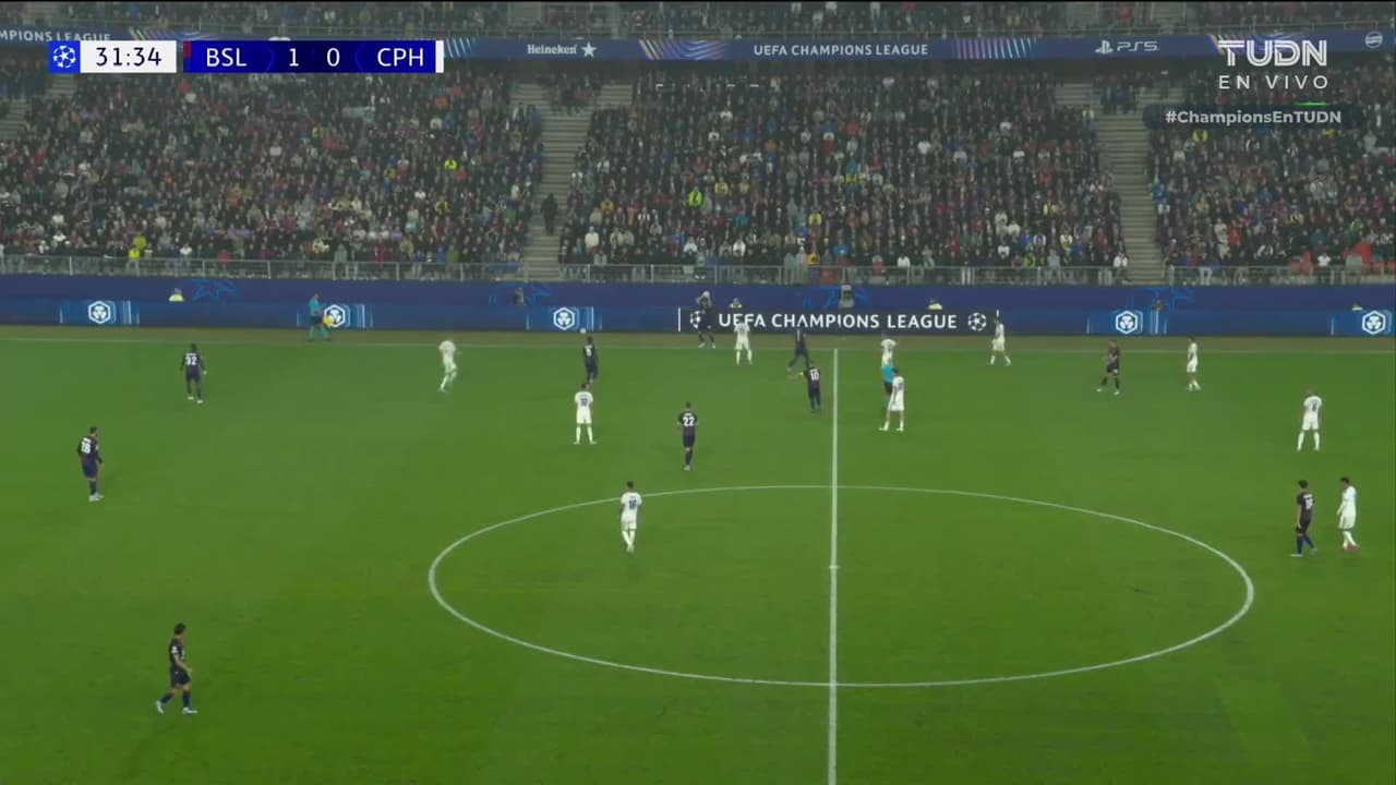 ¡TIRO ATAJADO! disparo por Léo Leroy.