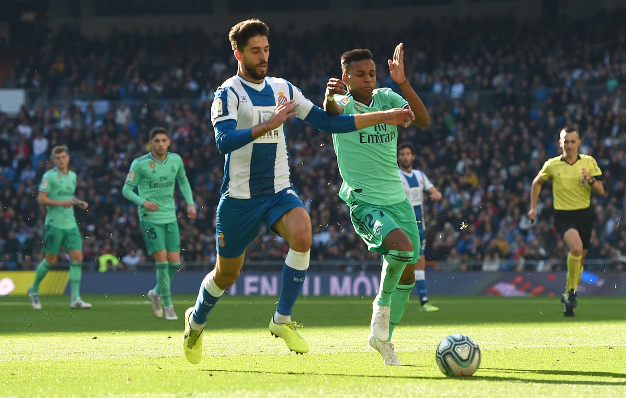 Varane (37’) abrió el marcador y Benzema (79’) marcó el segundo de los de Zidane.