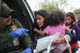 Gobierno de Obama usa medida de Bush para no conceder libertad bajo fianza a migrantes