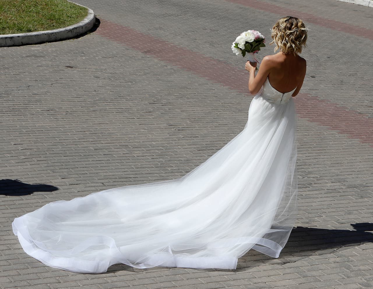 Dos días antes de la boda el novio agredió sexualmente a una de las damas de honor en los vestidores de un hotel del condado de Monroe, en Pennsylvania.