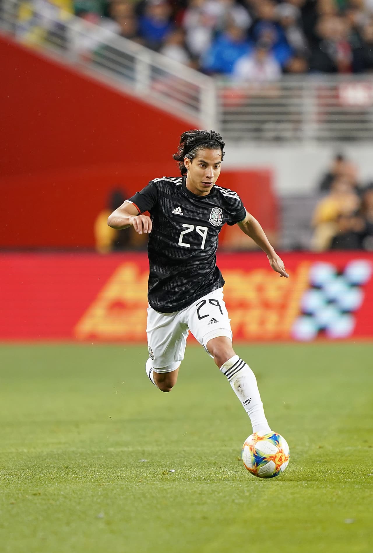 En el encuentro de esta jornada, Diego Lainez también entró de cambio al minuto 80’ para refrescar el ataque.