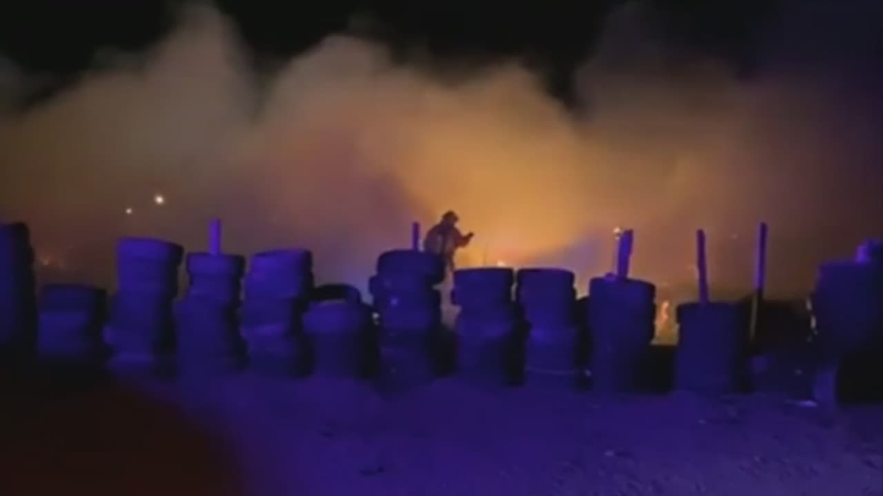 <b>Cinco niños murieron en un incendio: su madre intentó sacarlos en medio de las llamas</b>
<br>
<br>Al parecer el fuego se inició por una vela. La madre de los pequeños trató de salvarlos, pero su esfuerzo fue en vano y sufrió quemaduras. Aseguran que la mujer sufría maltrato por parte de su pareja en México.