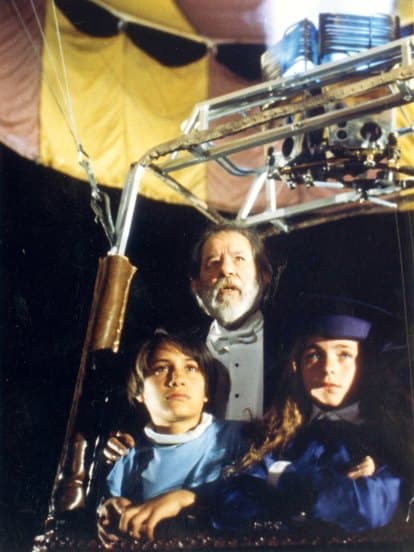 Gael daba vida a Daniel y ella a Alejandra, sus personajes se encargaban de enviar un mensaje "del verdadero significado de la amistad", explica la sinopsis del melodrama.