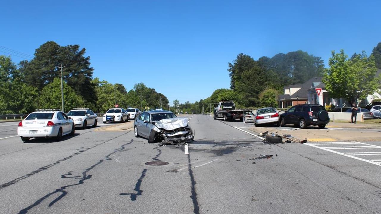 Dos personas muertas tras accidente que involucró a conductor hispano en Lawrenceville