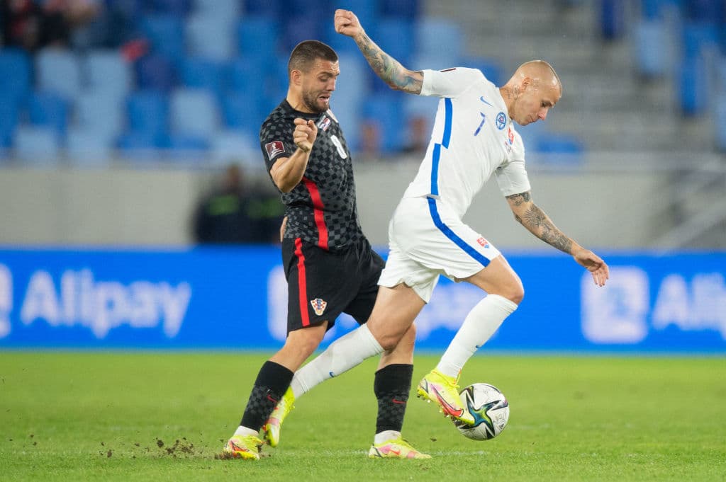 Marcelo Brosovi´c se pone la capa de héroe y con su gol al minuto 86, Croacia vence 0-1 a Montenegro.