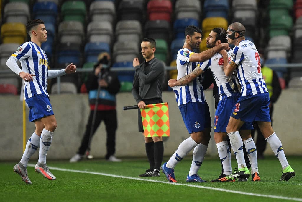 Tras vencer 2-0 al Benfica, los Dragones consiguieron el triplete del futbol portugués. | Sergio Oliveira (25’) abrió el marcador por la vía penal y Luis Fernando Díaz (90’) hizo el tanto que selló el triunfo y así conseguir el tercer título de la campaña.