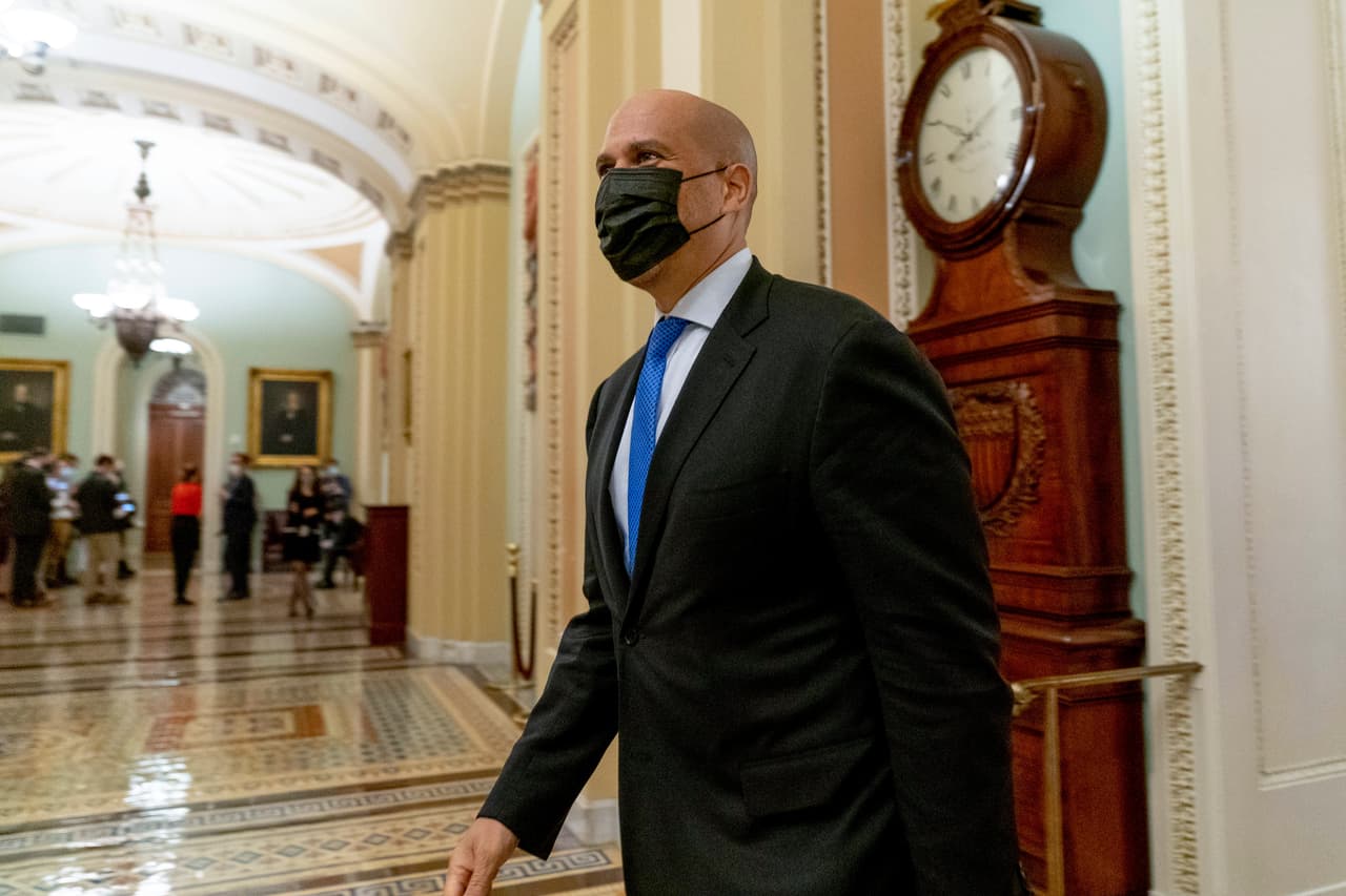 El senador Cory Booker en una imagen el 6 de octubre de 2021.