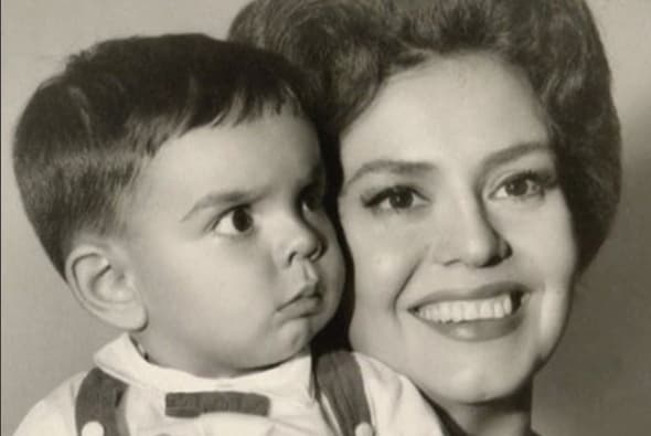El 2 de septiembre de 1961 la actriz dio a luz a su tercer hijo, 
<b><a href="http://www.univision.com/temas/eugenio-derbez" target="_blank">Eugenio</a></b>, quien heredaría el carisma y talento de su madre.