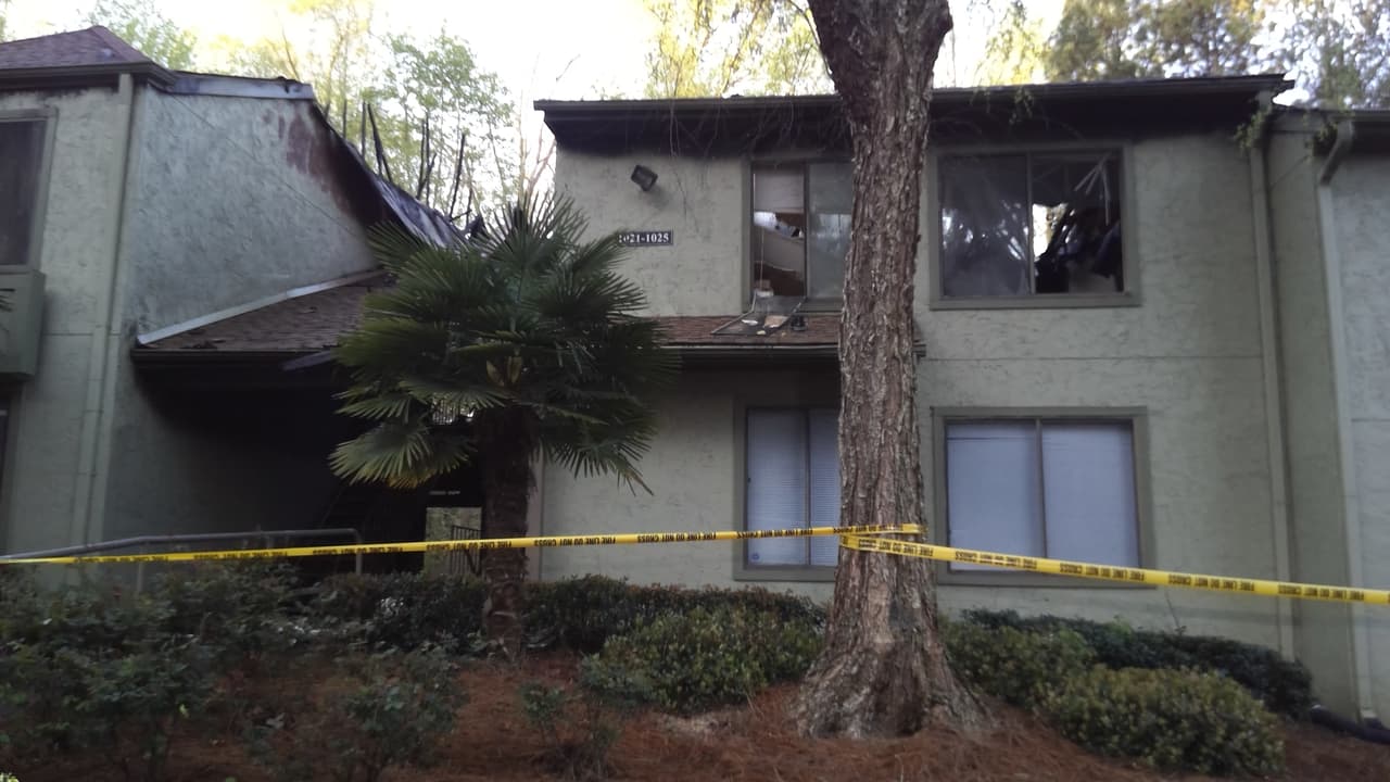 Según el Departamento de Bomberos de Gwinnett el incendio comenzó a las 3:30 am de este lunes.