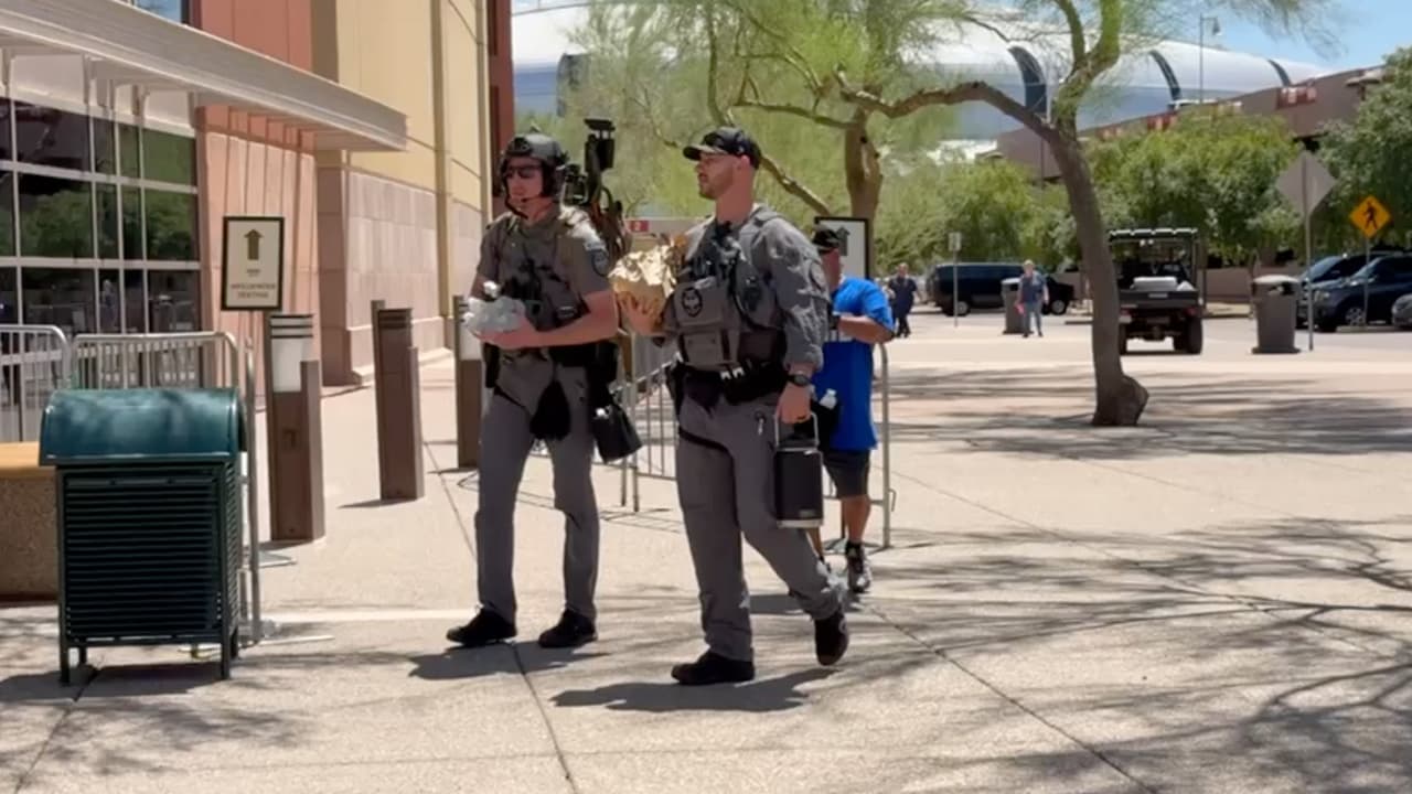 Kamala Harris, candidata demócrata a la presidencia, y su compañero de fórmula Tim Walz visitan Arizona como parte de su gira electoral rumbo a las elecciones generales de noviembre.