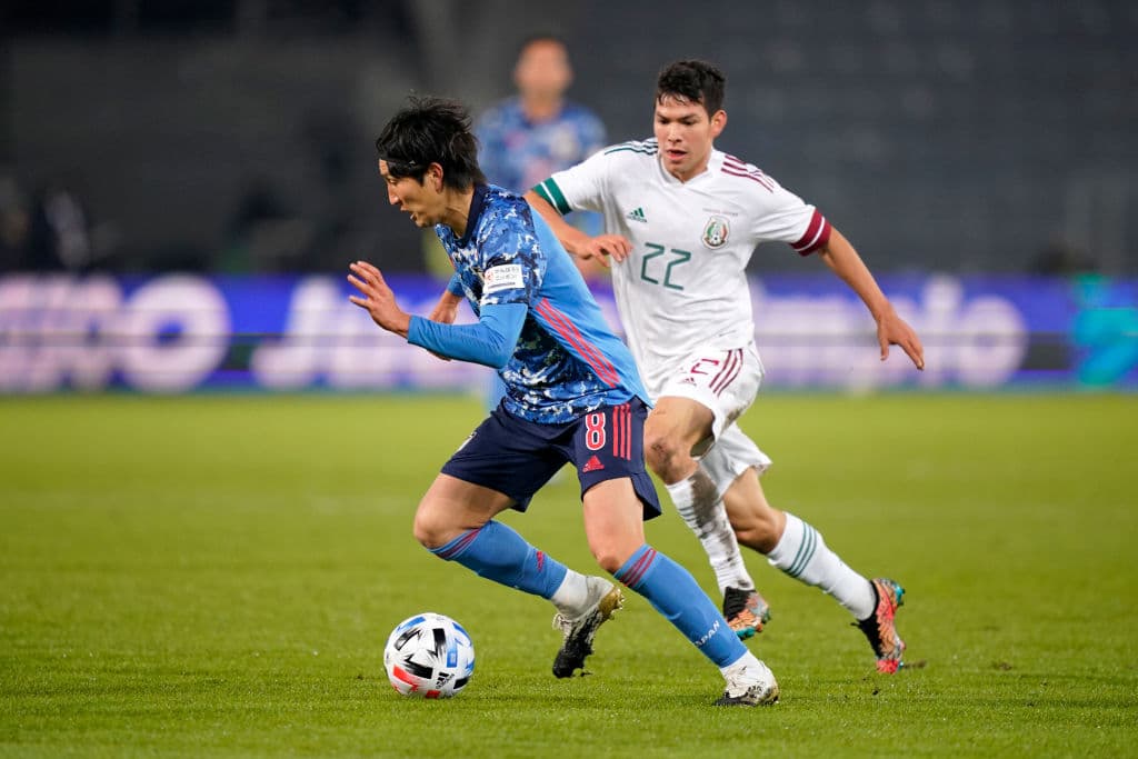 Japón ve la derrota ante México 0-2 en partido amistoso. El equipo mexicano se levantó en la segunda mitad y anotó el par de goles. El primer tanto cayó al minuto 63 por parte de Raúl Jiménez y, minutos después, el 'Chucky' Lozano descontaba el segundo gol para la escuadra tricolor.