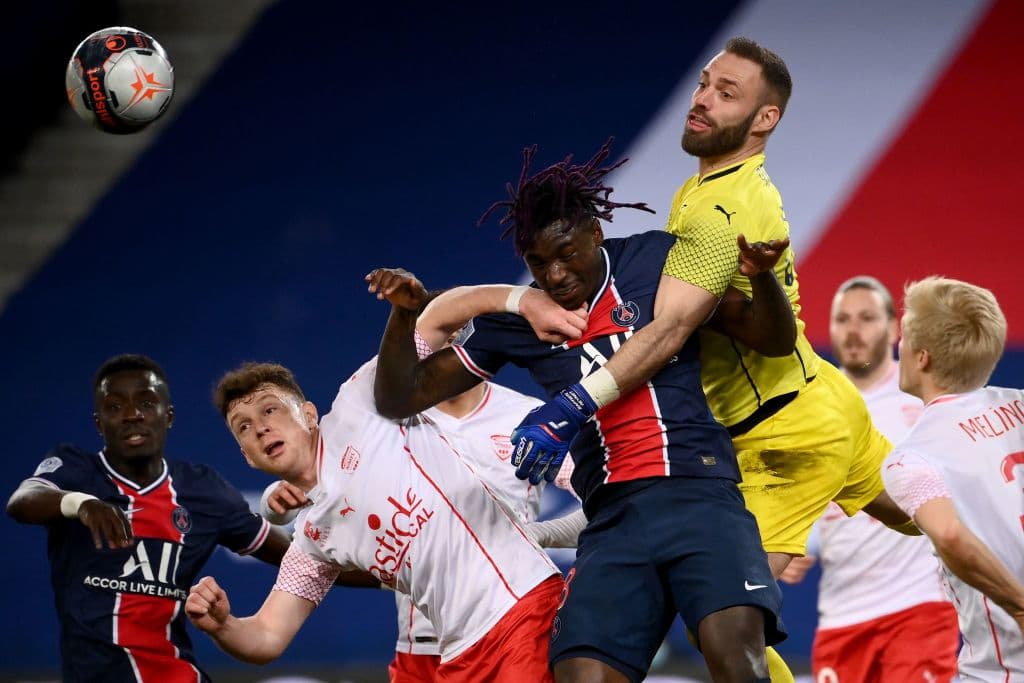 Con tres golazos, Paris Saint-Germain derrota al Nimes Olympique 3-0. Angel Di Maria se llevó la tarde con una asistencia y un gol, mientras que Sarabia y Mbappé complementaron la goleada en esta Jornada de la Ligue 1.