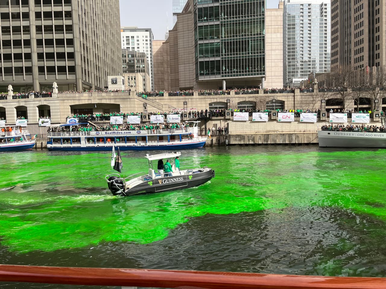 La fórmula que se usa para teñir el río es secreta y solo unos cuantos conocen cómo se realiza.
