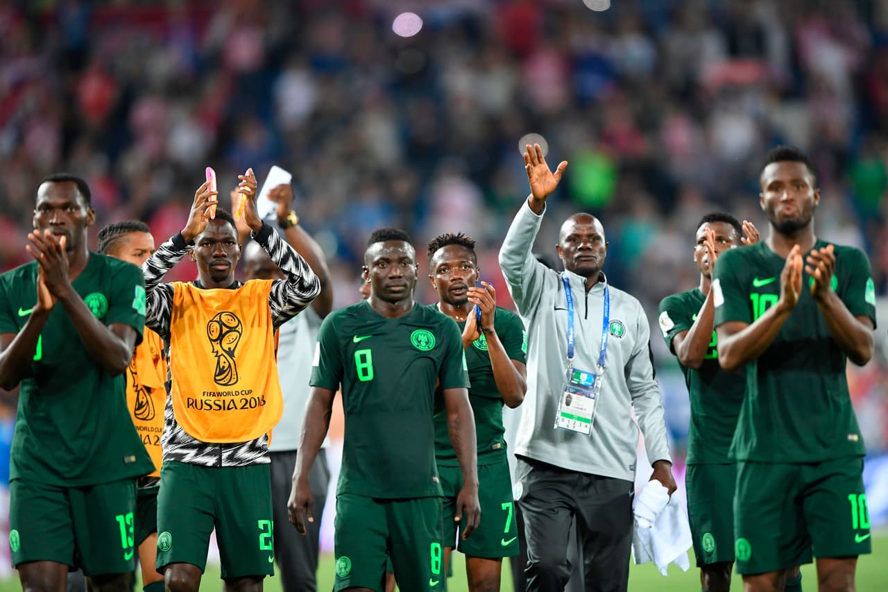 <b>NIGERIA</b>
<br>El mote de ‘Súper Aguilas’ debería quedar para el recuerdo. La selección nigeriana volvió a fracasar en un Mundial, luego de la brillante generación que disfrutó en los noventas. Fue una de las mejores en las eliminatorias africanas, calificando invicta y con 12 goles en seis partidos, pero aterrizó en Rusia y el buen nivel de Croacia los apaciguó.