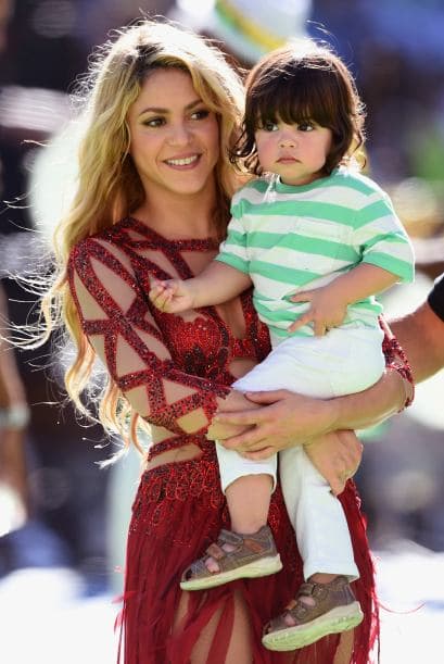 Junto a su hermoso Milan irradia felicidad.