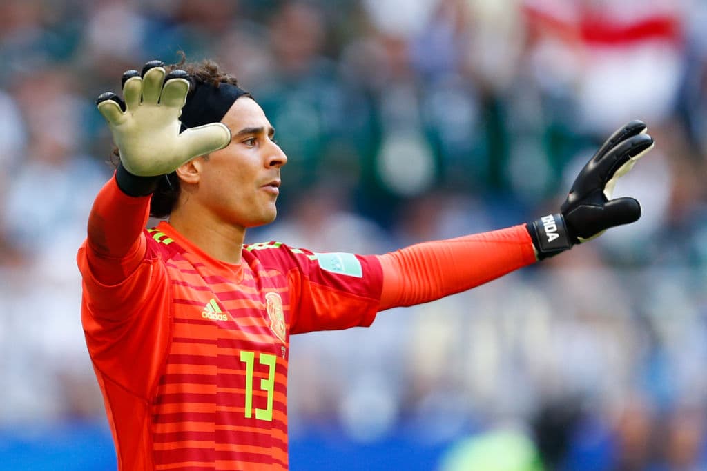 En medio de la eliminación de México de nuevo en octavos de final contra Brasil, Guillermo Ochoa fue el hombre más destacado con el 'Tri' en su despedida del Mundial.