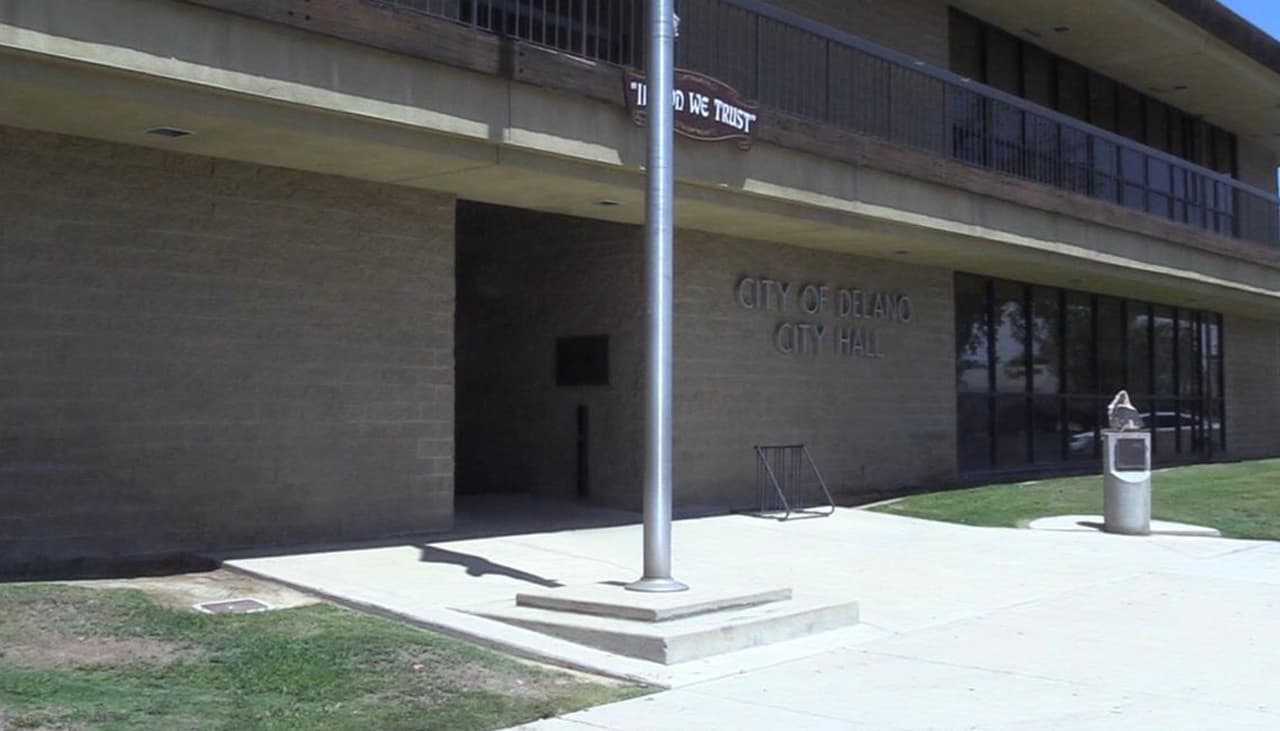 Declaran a Delano como 'ciudad santuario' con la oposición de su alcalde