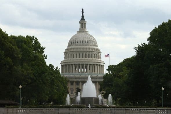 2014: Una disputa legislativa por el presupuesto estadounidense provoca el recorte más grande de fondos en la historia de Head Start: 57 mil niños pierden sus puestos en el programa.