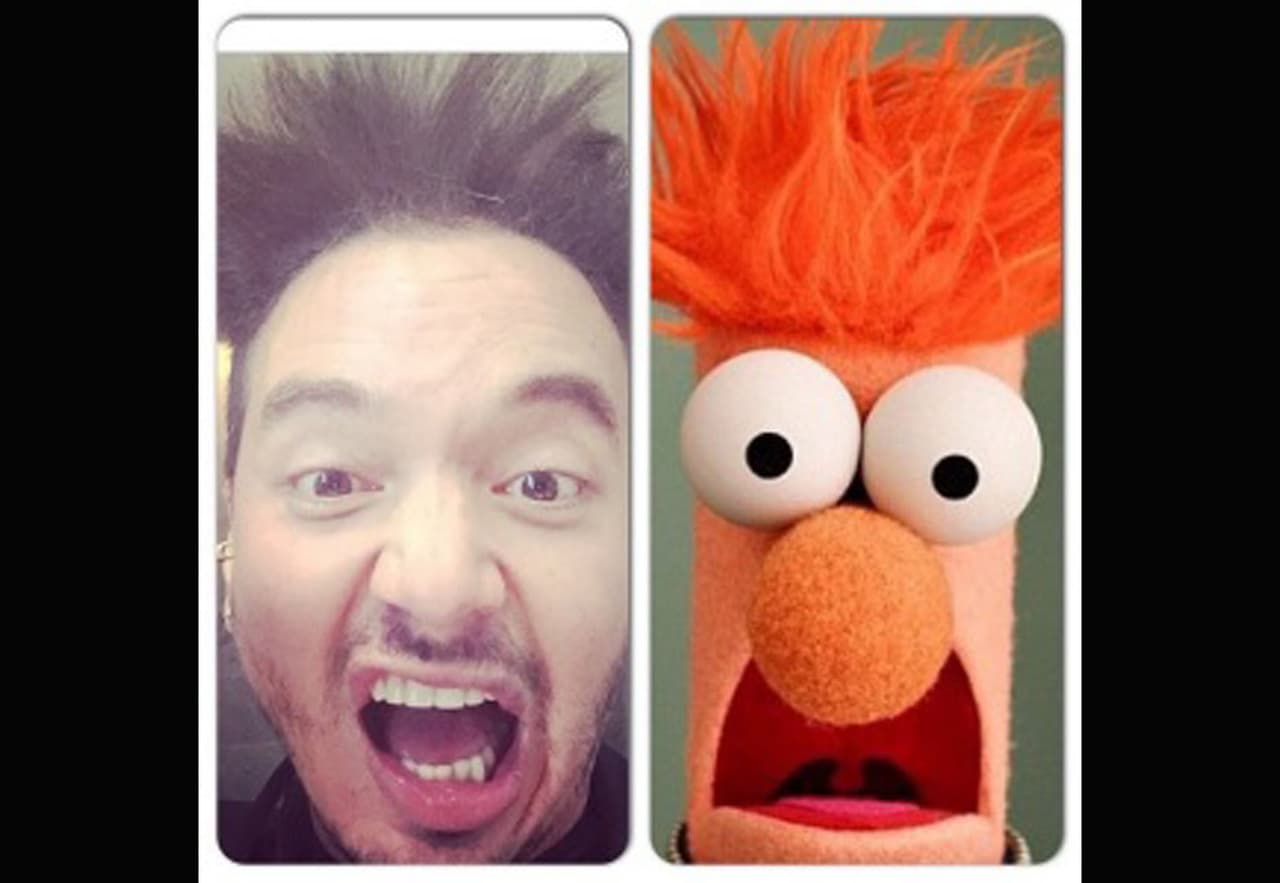 ¡Ja, ja, ja qué risa! J Balvin es de lo más ocurrente y con sus caras se parece mucho a un muppet.