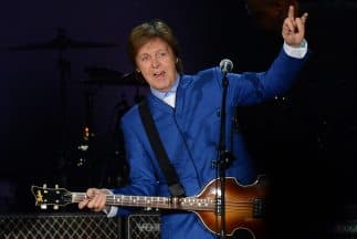 El cantante aún se recupera de un virus que lo atacó el mes pasado durante una visita a Japón, donde canceló varios shows..