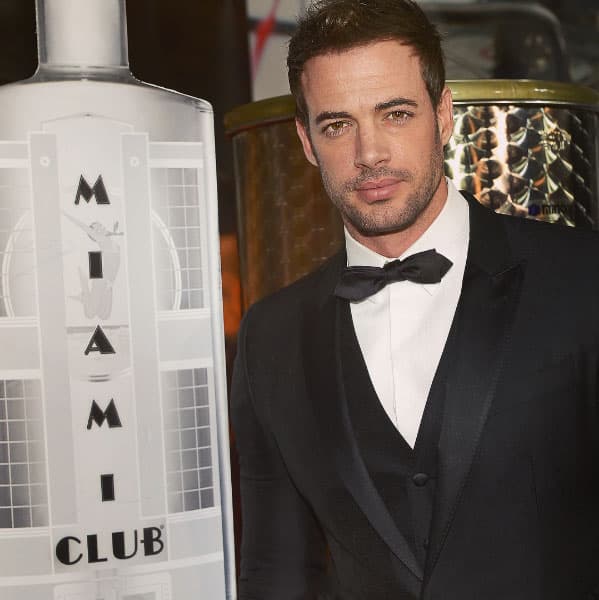 Desde el 2015 
<b><a href="http://www.univision.com/temas/william-levy">William Levy</a></b> incursionó en el mundo empresarial con la venta del ron 'Miami Club'.