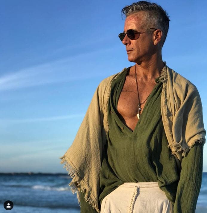 Sin embargo, cree que es para
<b>sacar un beneficio económico</b> con algún medio de comunicación.
<br>