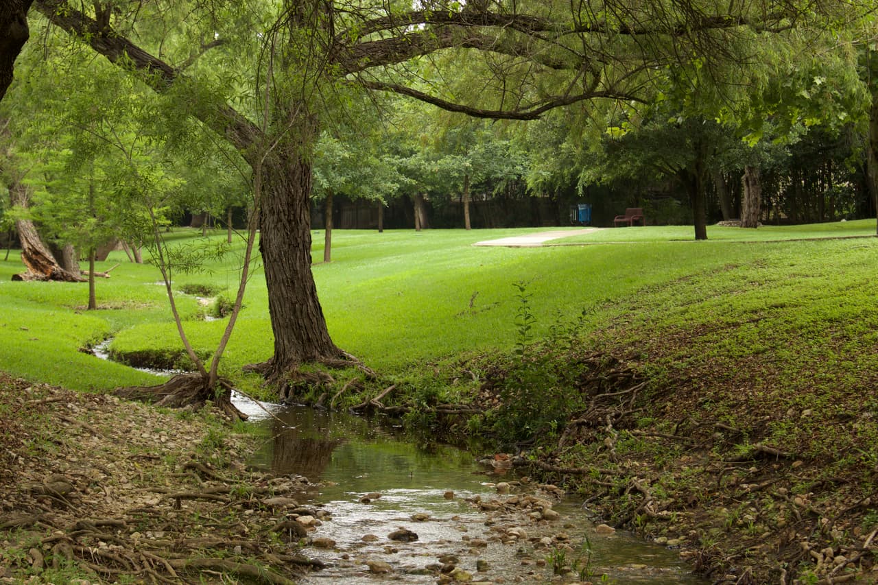 Los residentes podrán comenzar a acampar a partir del jueves 28 de marzo a las 23:00 horas y deberán retirarse para el domingo de Pascua, 31 de marzo, a las 23:00 horas.