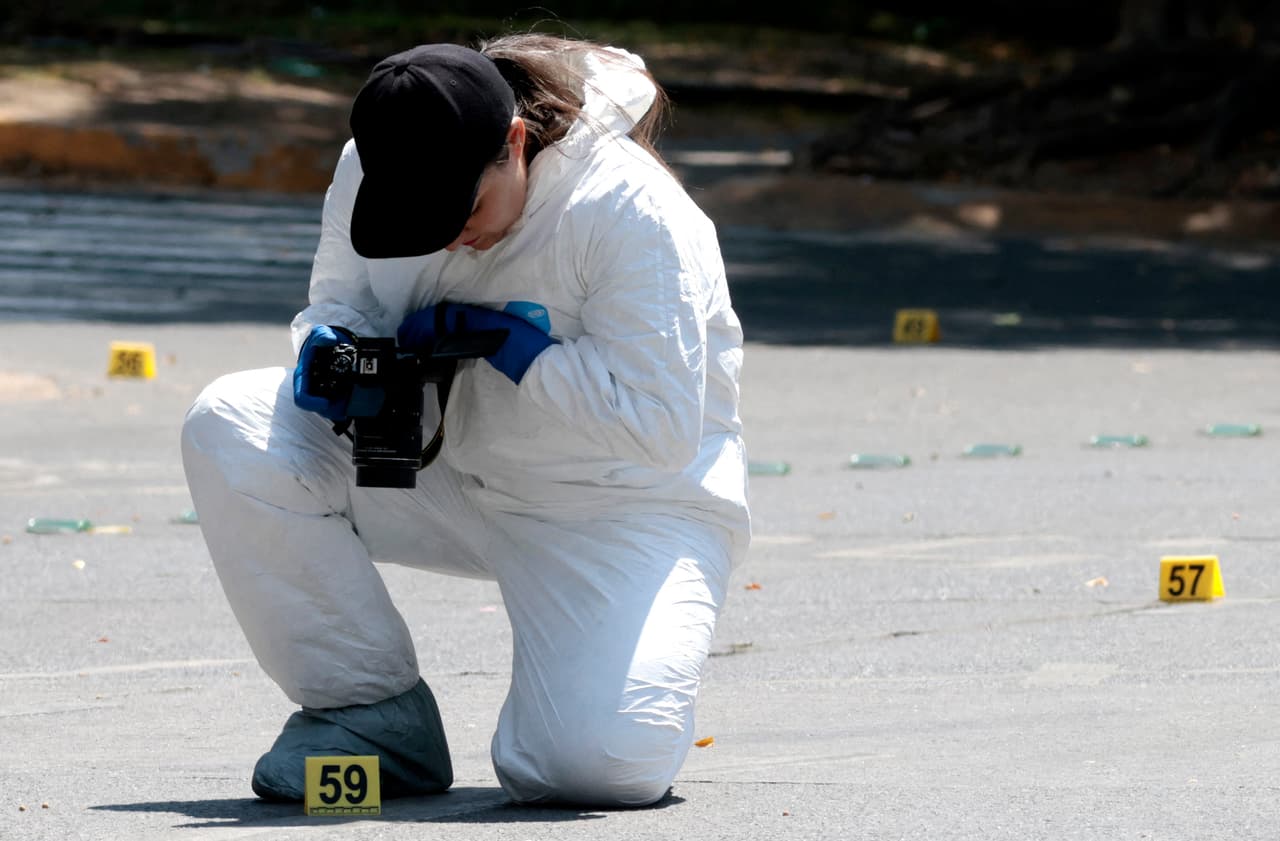 El 
<b><a href="https://www.univision.com/famosos/muere-ernesto-barajas-vocalista-enigma-norteno" target="_blank">asesinato de Ernesto Barajas, vocalista del grupo Enigma Norteño</a></b>, es el más reciente en una cadena de crímenes que han golpeado a la comunidad artística en México, muestra de que la violencia no perdona a nadie.