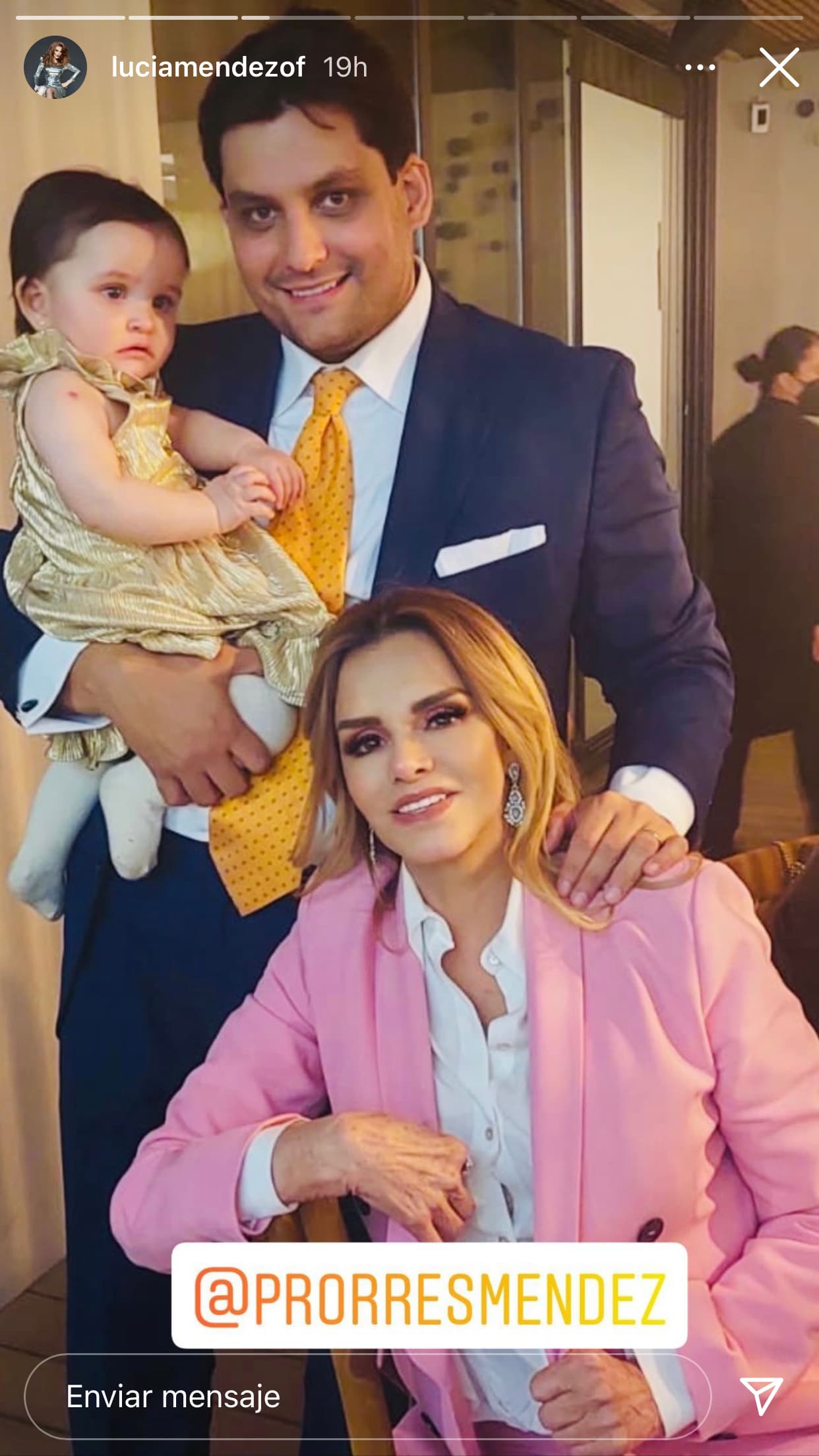 Méndez describió la ceremonia como "sublime" al ver a su nieta recibir ese sacramento. 
<br>