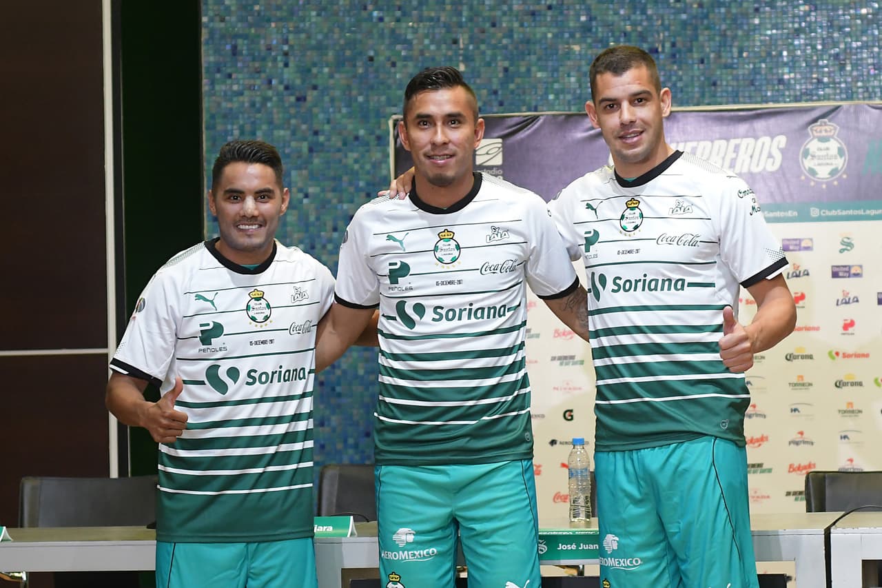 José Juan Vazquez, Jesus Isijara y Gerardo Alcoba fueron los refuerzos que por ahora presentó Santos Laguna.