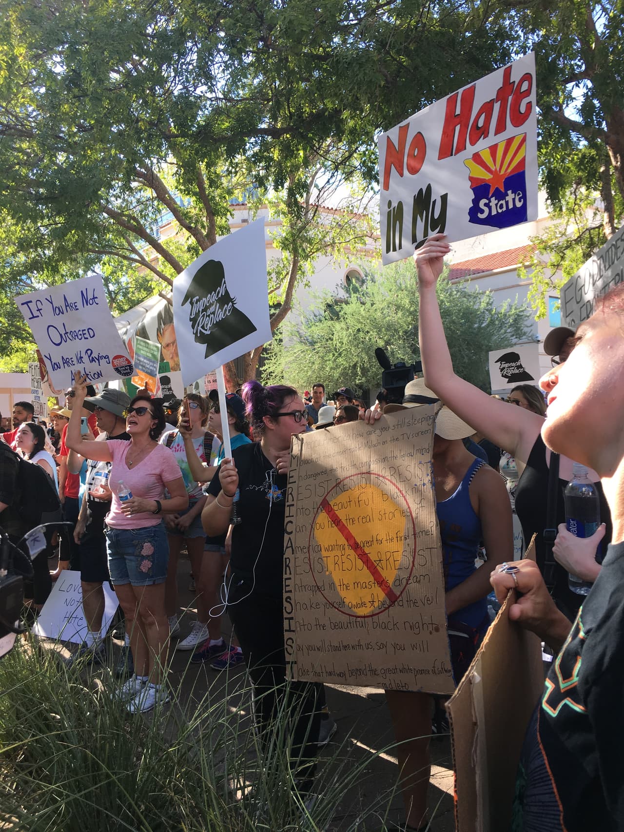 Muchos manifestantes expresaron su rechazo a la división del país que ha generado la ultra derecha.