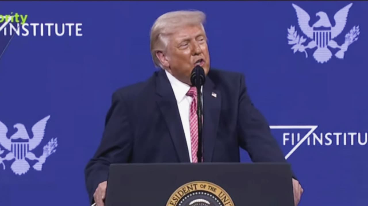 Trump cierra conferencia en Miami con mensajes sobre Irán, Cuba y economía global
