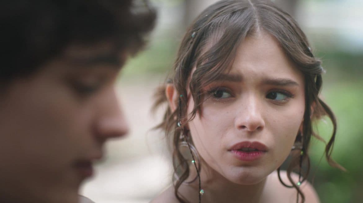 Feri cuestiona a Sebastián sobre su tremendo chantaje.