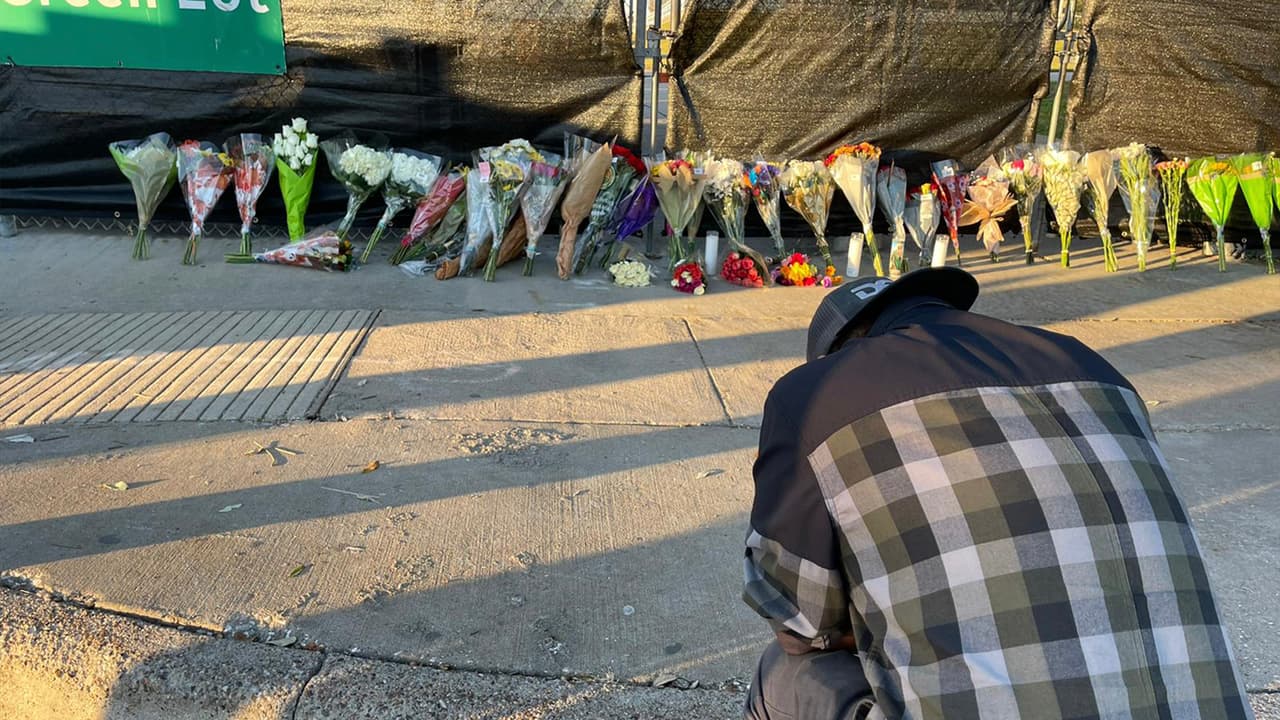 Se sabe que las edades de los muertos va desde los 14 años hasta los 27, según informó 
<a href="https://www.univision.com/local/houston-kxln/autoridades-ofrecen-nuevos-detalles-de-lo-ocurrido-en-el-festival-astroworld">Sylvester Turner</a>, alcalde de Houston.