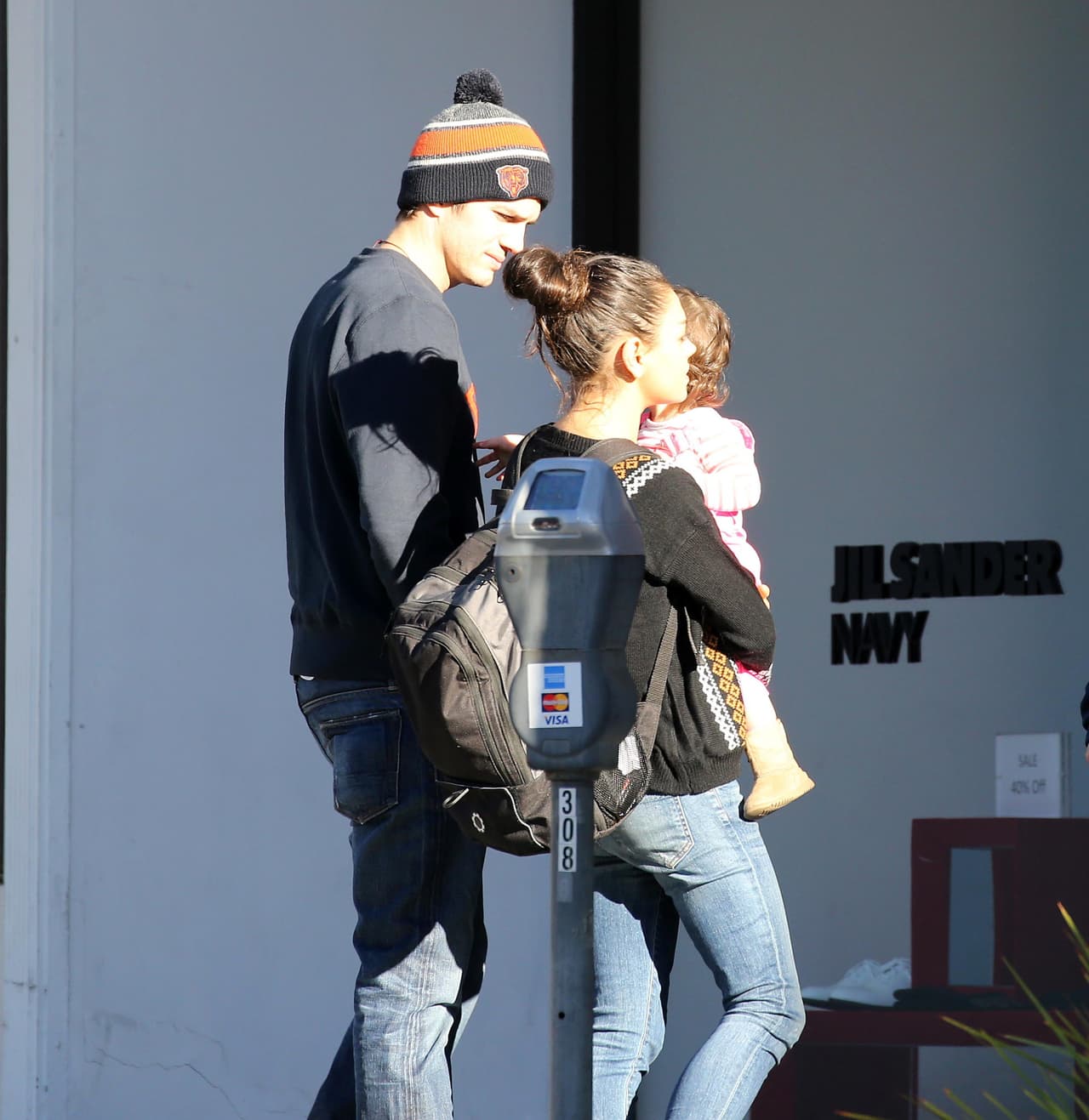 Los famosos intentaron pasar desapercibidos.