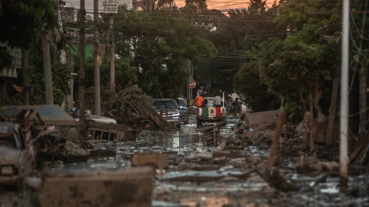 Más de 70 muertos por torrenciales lluvias en cinco estados de México: “Lo perdimos todo”