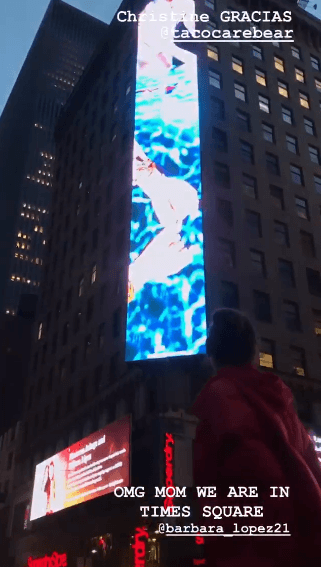 Durante su más reciente viaje a Nueva York, Macarena Achaga acudió a la cita que una fan, identificada solo como Christine, anunció en su cuenta de Instagram.