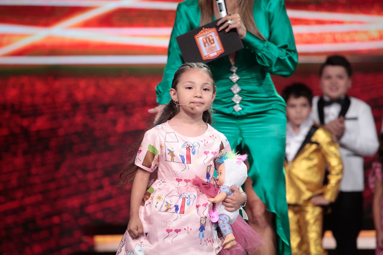 Sarilú inmediatamente comenzó a gitar: "No pasa nada, todo está bien, esto era un juego".