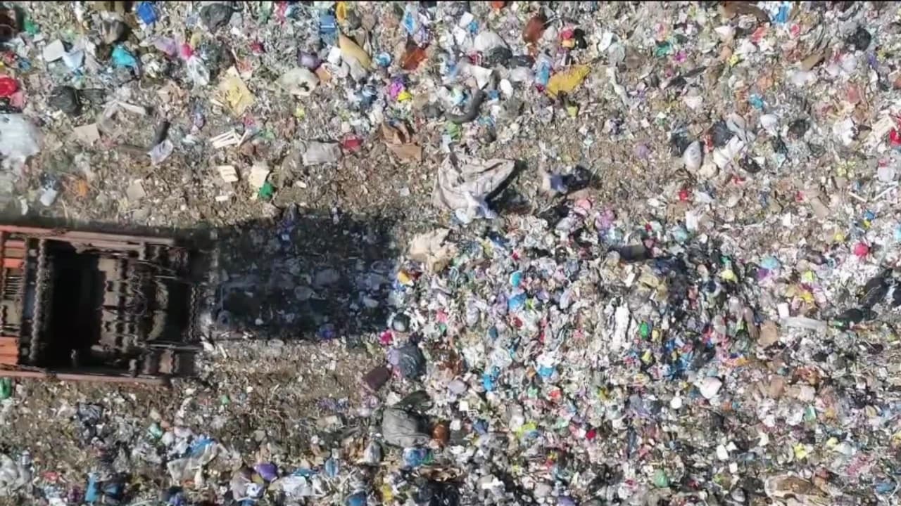 Vertedero de Chiquita Canyon demandado por condado de Los Ángeles por hedor y emisiones tóxicas
