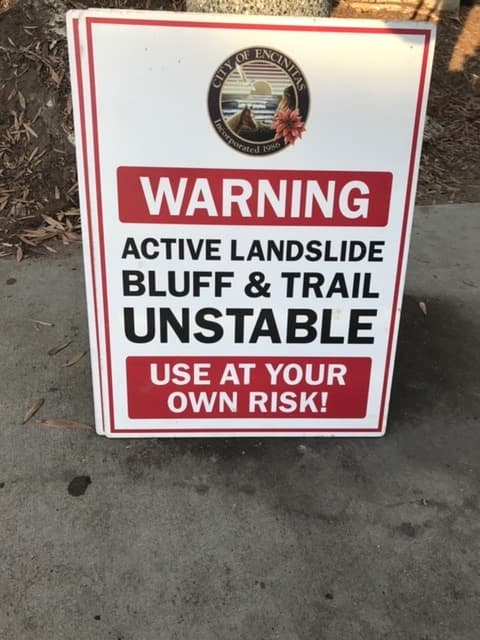 Considerando la inestabilidad natural del terreno, las autoridades alertan a los visitantes evitar zonas cercanas a los acantilados o paredes de tierra en la zona y mantener una distancia de entre 25 a 40 metros de distancia.