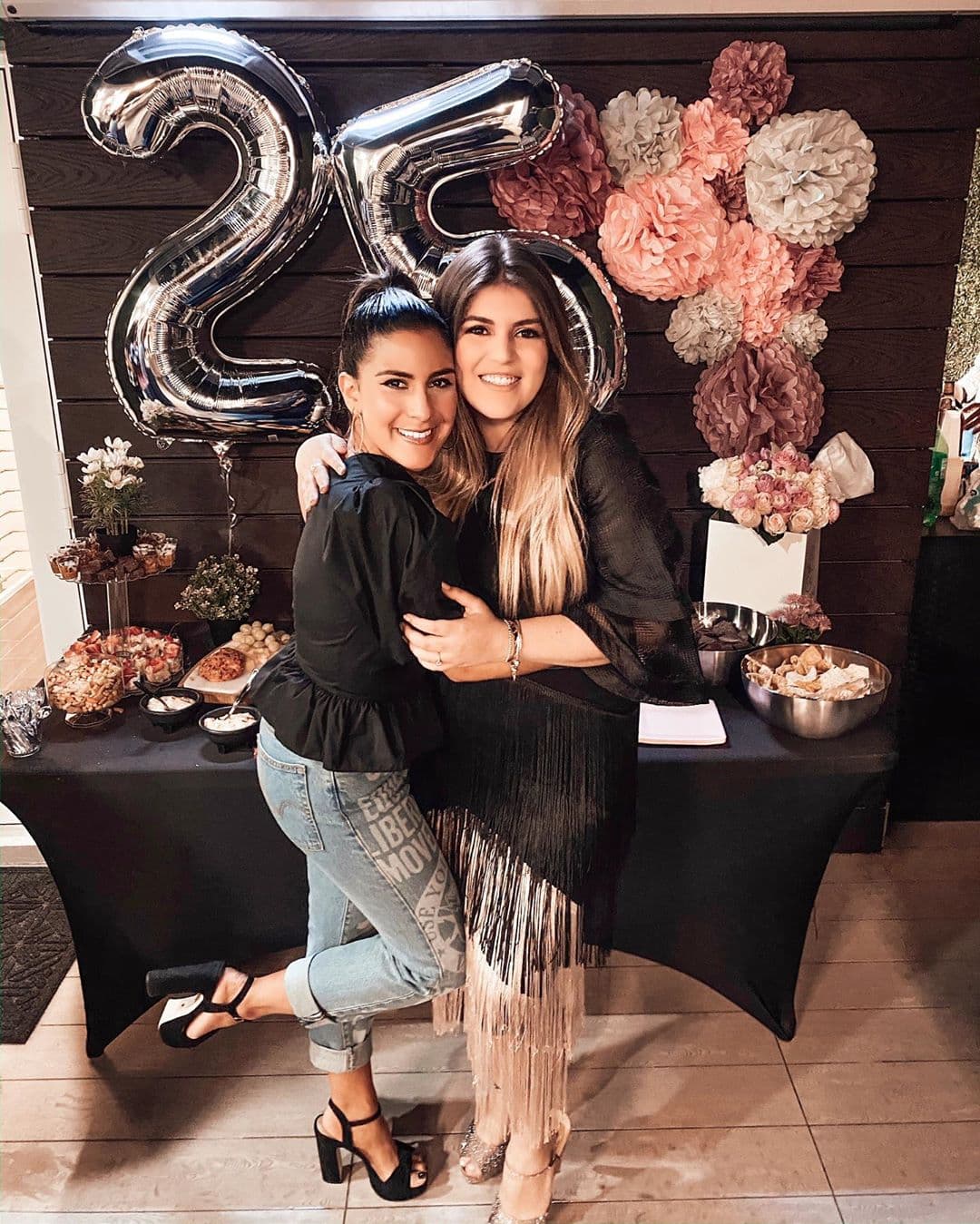 Jessi también es afortunada de estar cerca de sus seres queridos. Este fin de semana tuvo la oportunidad de festejar el cumpleaños de una de sus amigas y colegas.