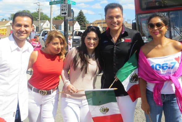 Talento de Univision dijo presente en este tradicional Desfile de La Villita de la Calle 26, donde vivimos con mucho orgullo las fiestas Patrias. ¡Viva México!