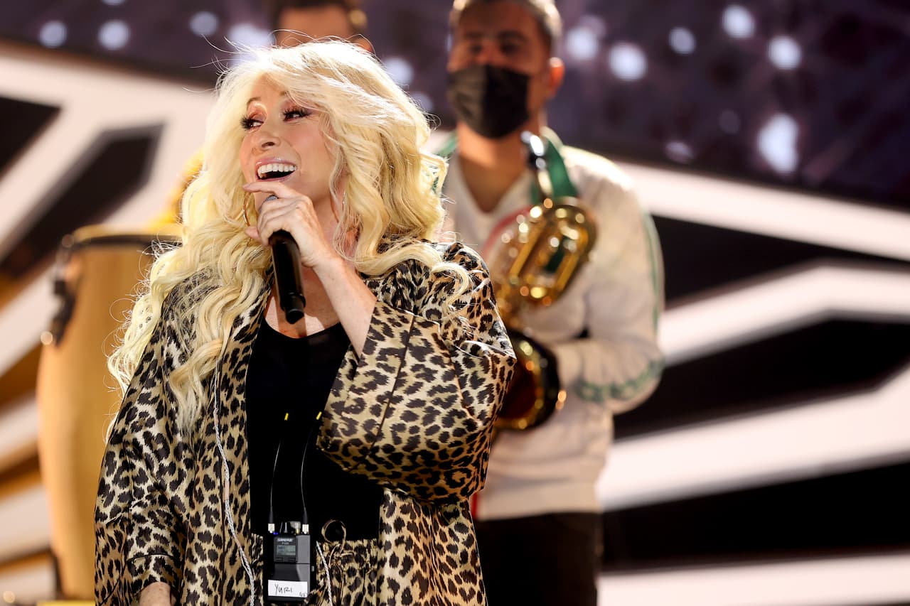 <b>Yuri</b> fue una de las artistas que nos dio una muestra de su presentación musical en el primer día de ensayos de los 
<b>Premio Lo Nuestro 2022</b>.