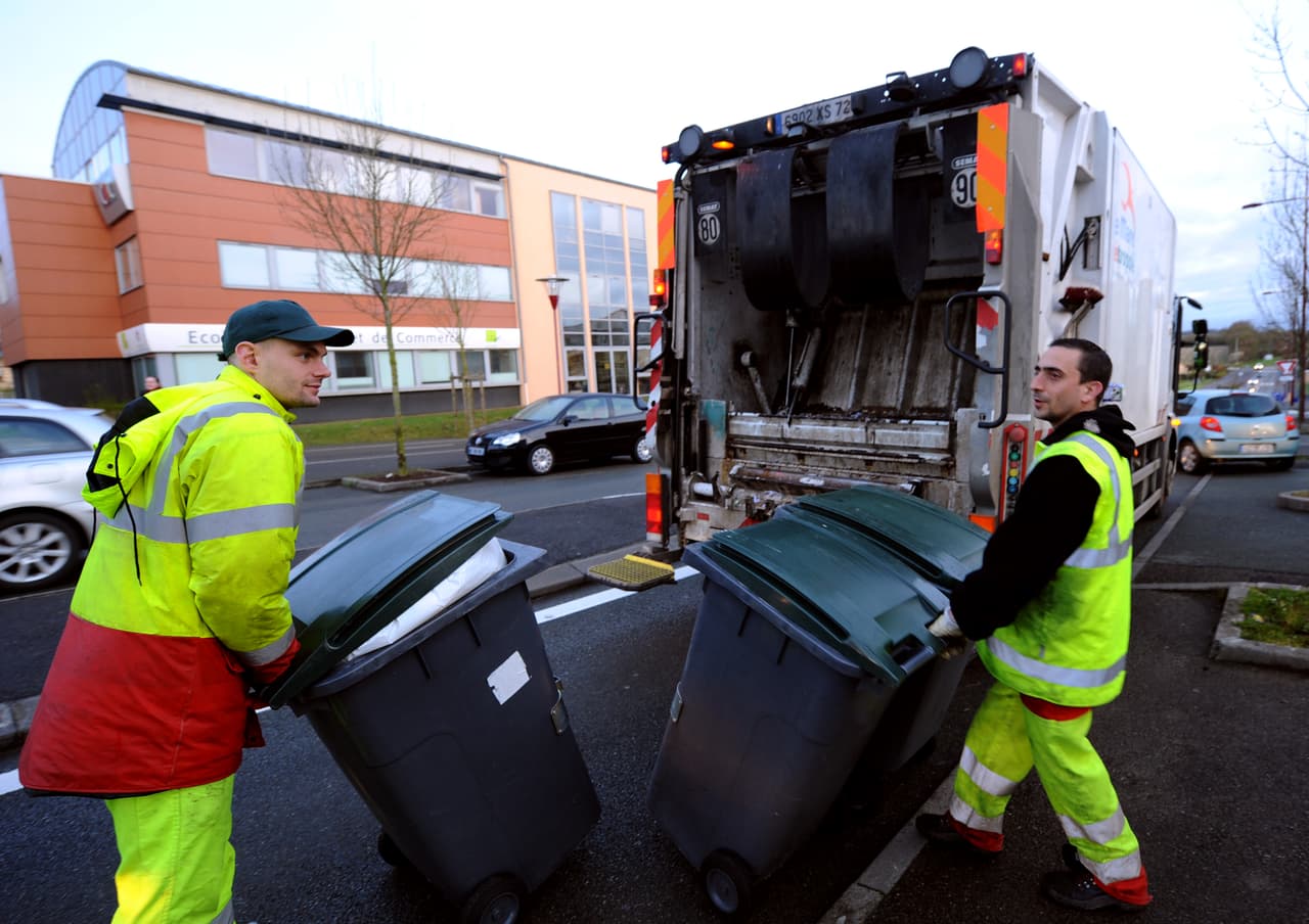Todos los miembros del equipo fueron puestos en cuarentena de 10 días y están esperando los resultados de las pruebas.