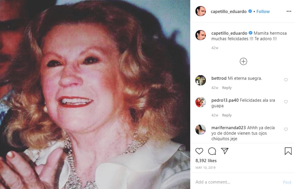 Esta no es la primera vez que el actor y cantante muestra a otros miembros de su familia. Cada 10 de mayo, Día de la Madre en México, 
<b><a href="https://www.univision.com/famosos/eduardo-capetillo-rompio-por-accidente-una-tuberia-y-biby-gaytan-no-pudo-evitar-reir-a-carcajadas-video">Eduardo</a> felicita a su mamá,</b> la señora María del Carmen Vázquez Alcaide.
<br>