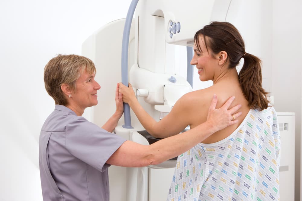 <b>CÁNCER</b>
<br>Recomiendo a las mujeres que se hagan una mamografía o la prueba del Papanicolau. A los hombres que vean también sus partes íntimas en estos momentos.